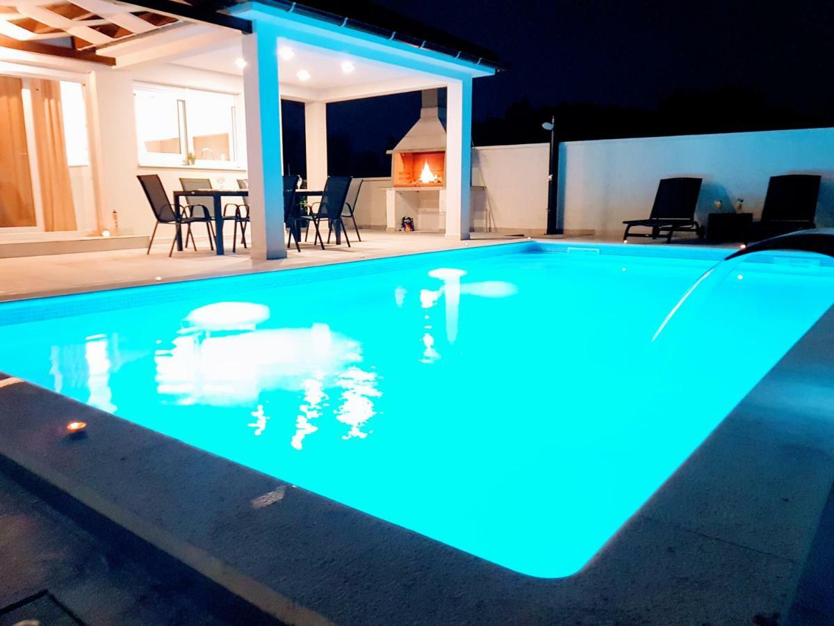 Villas Sabun - Modern House With Heated Pool Privlaka (Zadar) Exterior foto