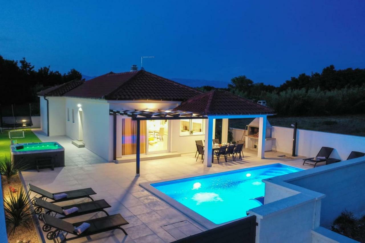 Villas Sabun - Modern House With Heated Pool Privlaka (Zadar) Exterior foto