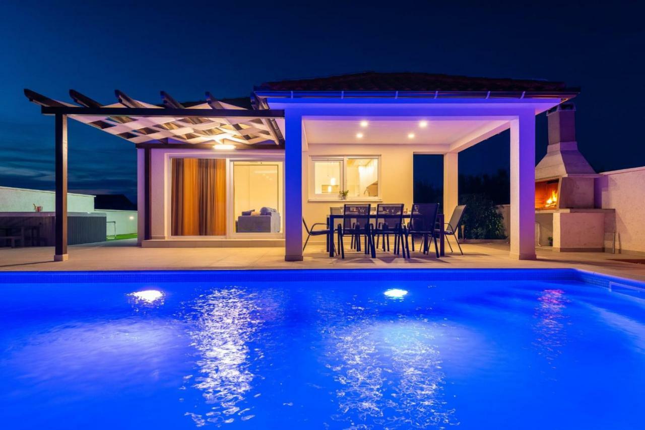 Villas Sabun - Modern House With Heated Pool Privlaka (Zadar) Exterior foto