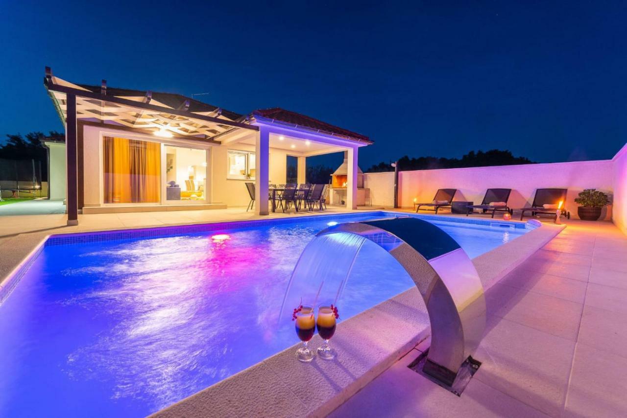 Villas Sabun - Modern House With Heated Pool Privlaka (Zadar) Exterior foto
